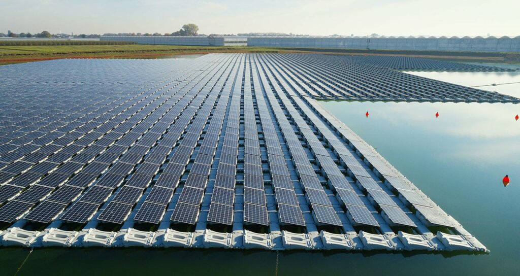 central solar flotante